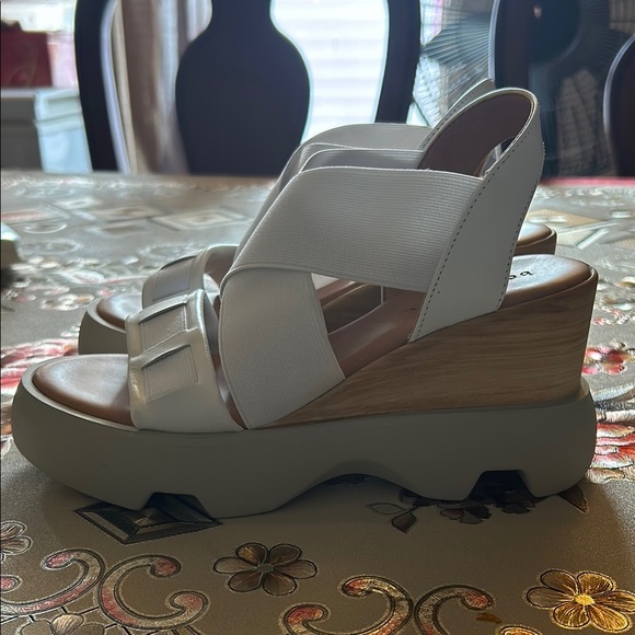 White Platform Sandals with Crisscross Straps - Picture 4 of 5